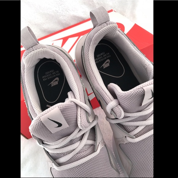 🌸 Women’s Nike shoes 🌸 - Picture 4 of 6